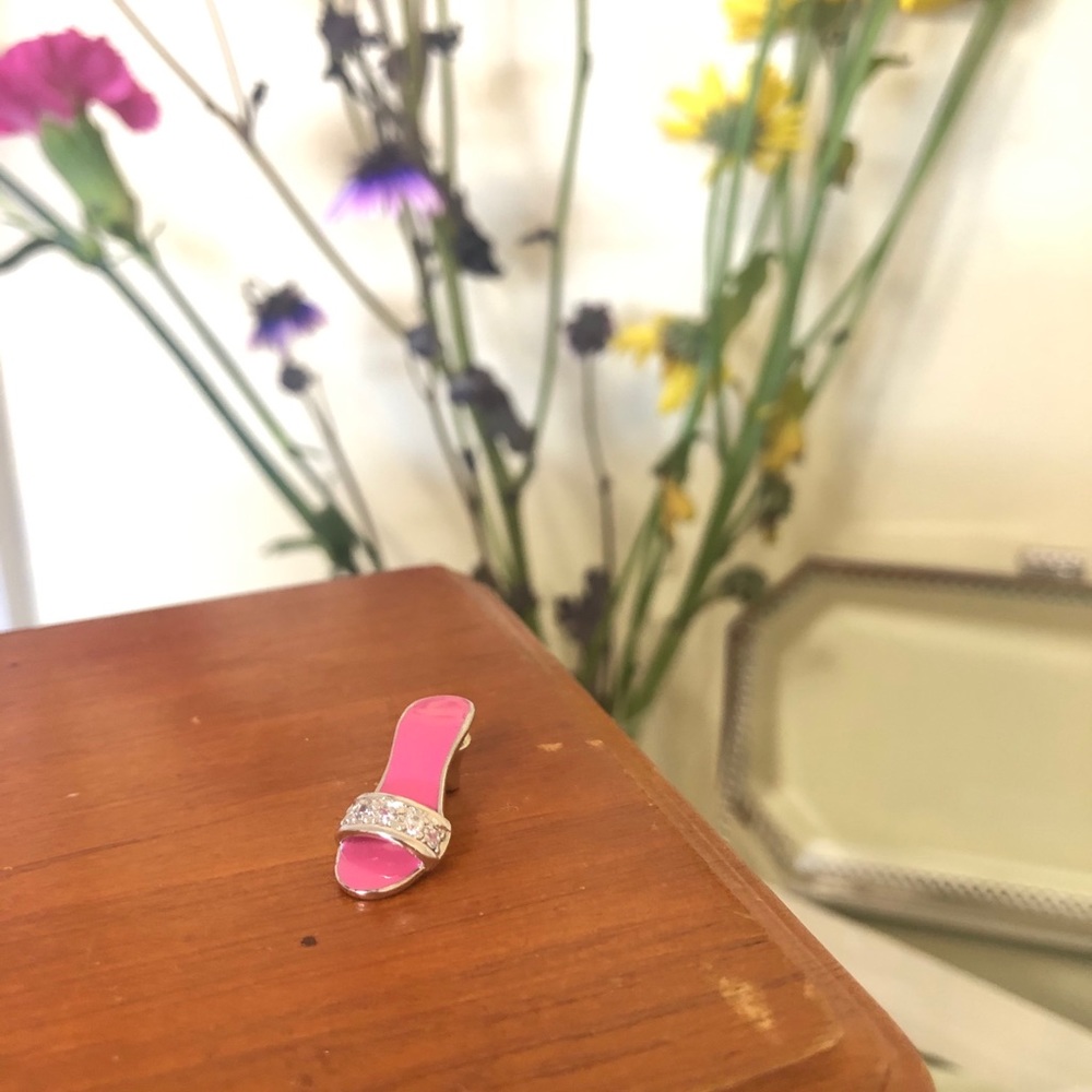 Shoe pendant